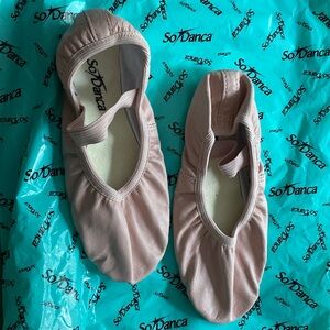 So Danca  ballet shoes